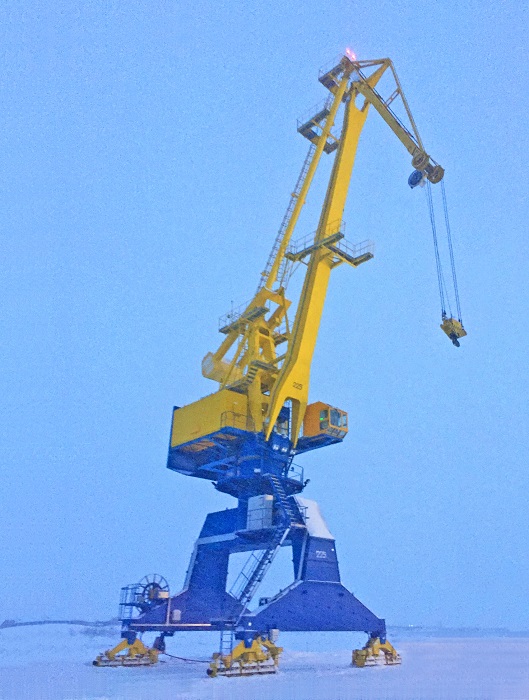 Portal transshipment crane “Zubr”

16(20/32)-32/25-10,5K
