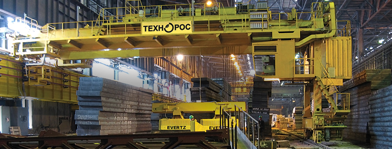 Metallurgical pit bridge crane