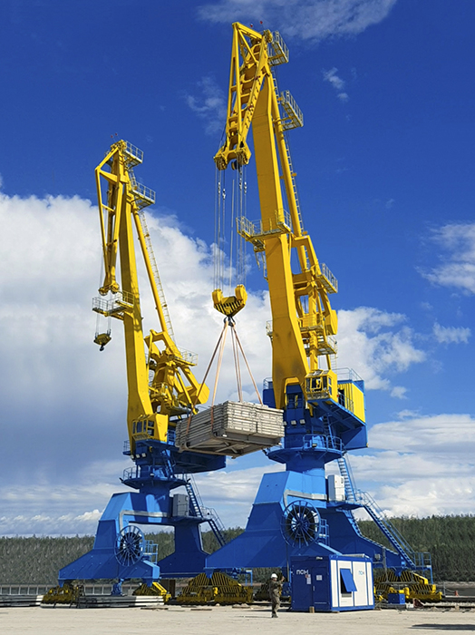 Portal transshipment cranes "Zubr" 

20/32-32/20-10,5К
40/80-32/16-10,5К