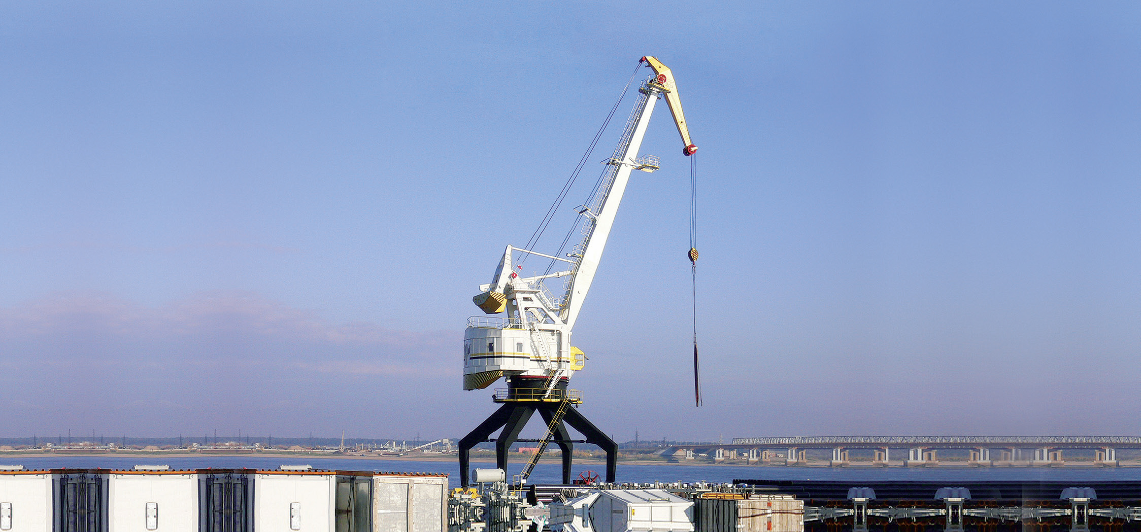 Portal erecting crane