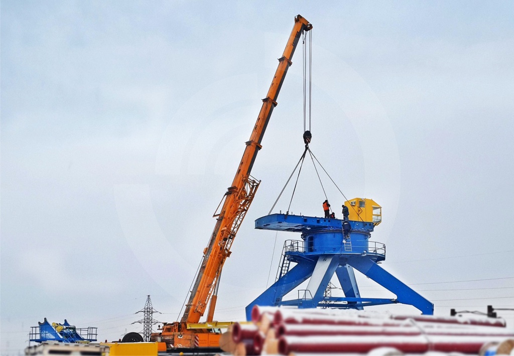 Mounting of a portal crane